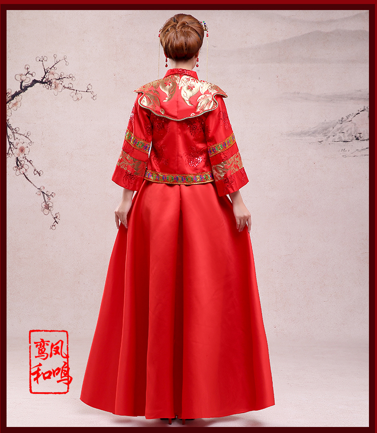 中國傳統(tǒng)式新娘禮服，鳳冠霞帔中式禮服