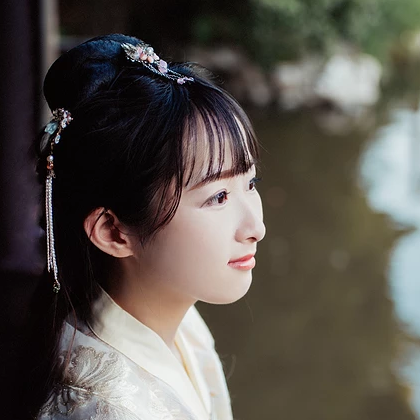 小清新白衣女子頭像，唯美古風(fēng)真人頭像