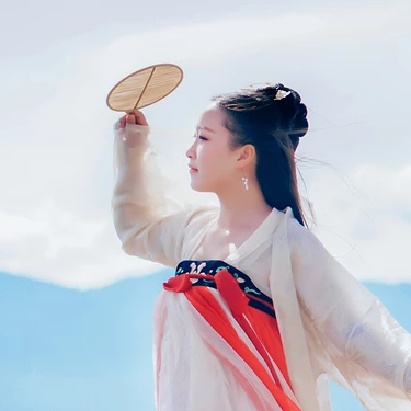 海邊飄逸女子頭像，唯美古風(fēng)真人頭像