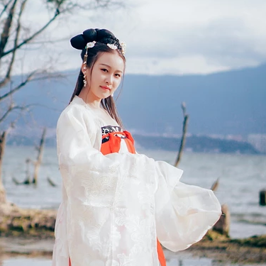 海邊飄逸女子頭像，唯美古風(fēng)真人頭像