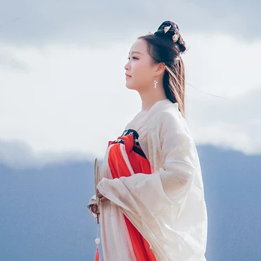 海邊飄逸女子頭像，唯美古風(fēng)真人頭像