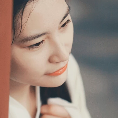 蒙眼帶團(tuán)扇女子頭像，唯美古風(fēng)真人頭像