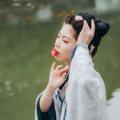 年華沉浮女子頭像，唯美古風(fēng)真人頭像