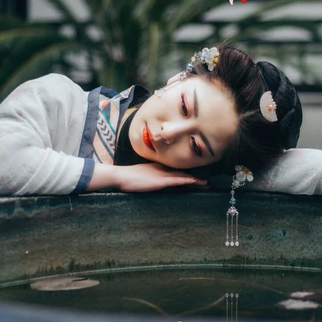 年華沉浮女子頭像，唯美古風(fēng)真人頭像