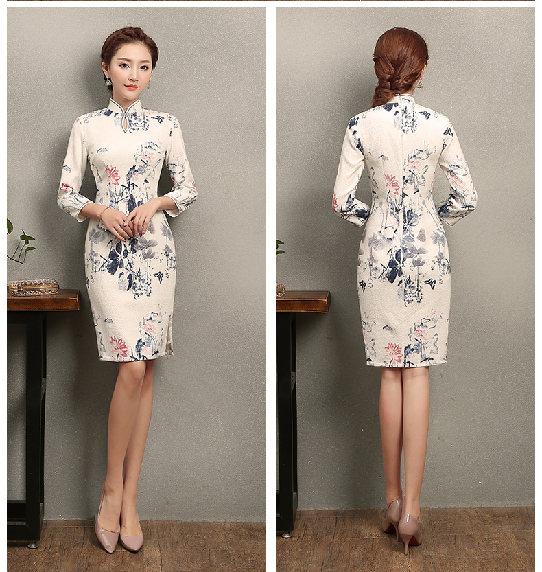 匠心啟航閱讀水墨荷花印花旗袍，復(fù)古中式白色旗袍裙