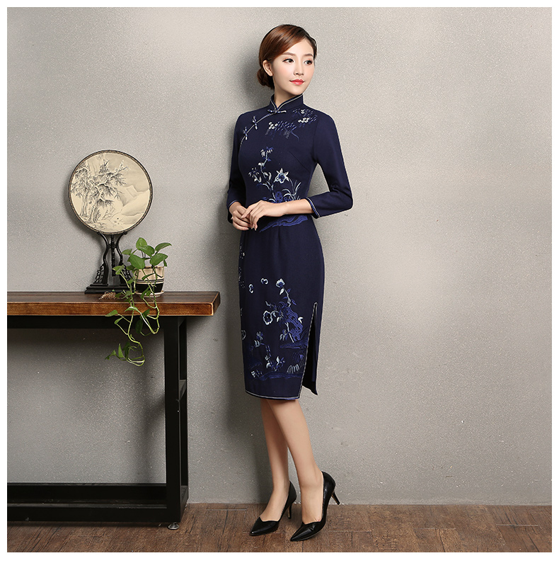 深藍色繡花旗袍，復古風旗袍裙