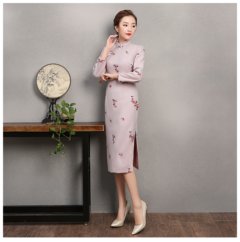 淡粉繡小花旗袍，粉嫩清純旗袍裙