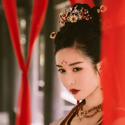 紅佛女子頭像，唯美古風(fēng)真人頭像