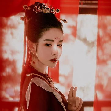 紅佛女子頭像，唯美古風(fēng)真人頭像