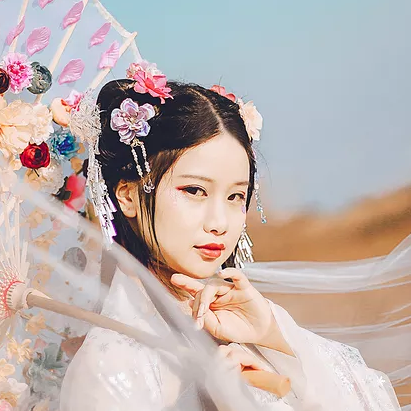 嬌艷帶傘女生頭像，唯美古風(fēng)真人頭像