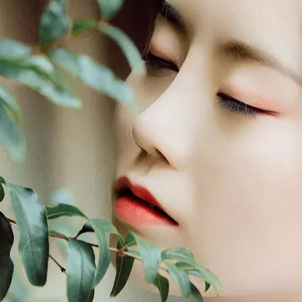 清新帶傘團(tuán)扇女生頭像，唯美古風(fēng)真人頭像