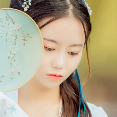 清新帶傘團(tuán)扇女生頭像，唯美古風(fēng)真人頭像