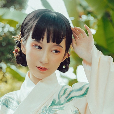 俏皮可愛(ài)帶團(tuán)扇女生頭像，唯美古風(fēng)真人頭像