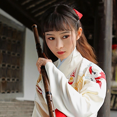 霸氣吹笛女生頭像，唯美古風(fēng)真人頭像