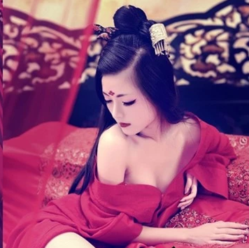 性感妖嬈紅衣女生頭像，唯美古風(fēng)真人頭像