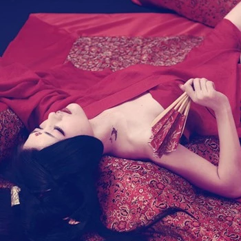 性感妖嬈紅衣女生頭像，唯美古風(fēng)真人頭像