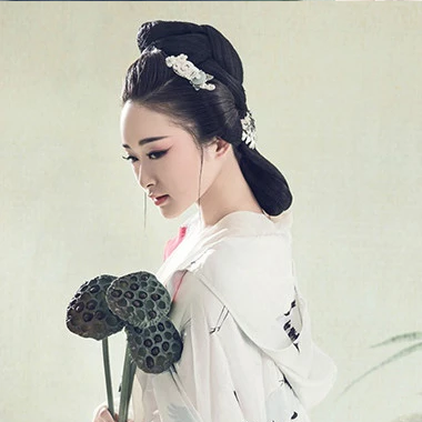 清新藕風輕女生頭像，唯美古風真人頭像