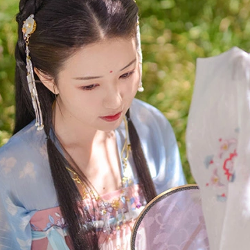 小清新帶團(tuán)扇女生頭像，唯美古風(fēng)真人頭像
