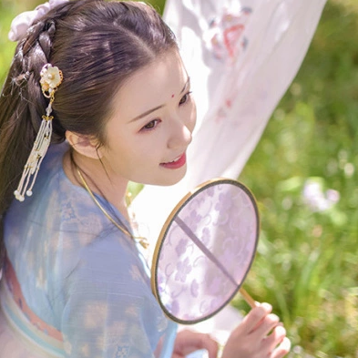 小清新帶團(tuán)扇女生頭像，唯美古風(fēng)真人頭像