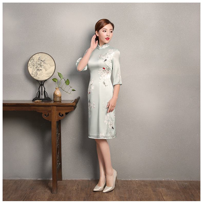 淡綠色青香印花旗袍，真絲中袖旗袍裙