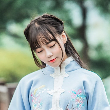 可愛帶團扇和傘女生頭像，唯美古風(fēng)真人頭像