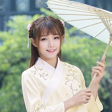 淡黃色漢服帶傘女生頭像，唯美古風(fēng)真人頭像