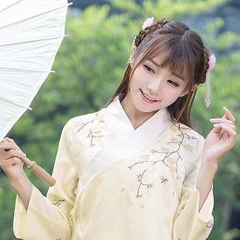 淡黃色漢服帶傘女生頭像，唯美古風(fēng)真人頭像
