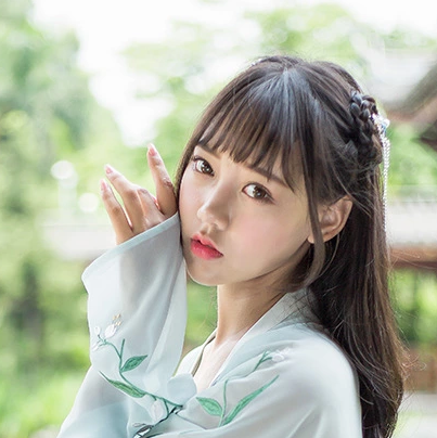 杜若花枝帶和團扇傘女生頭像，唯美古風頭像