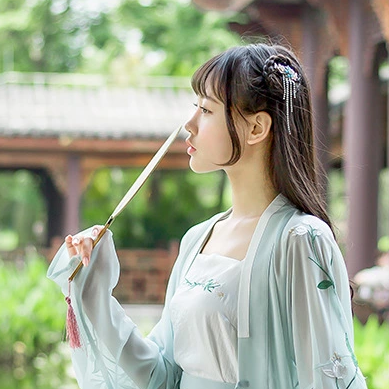 杜若花枝帶和團扇傘女生頭像，唯美古風頭像