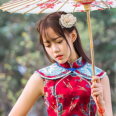 紅衣帶傘女生頭像，唯美古風真人頭像