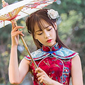 紅衣帶傘女生頭像，唯美古風真人頭像