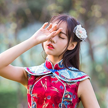 紅衣帶傘女生頭像，唯美古風真人頭像