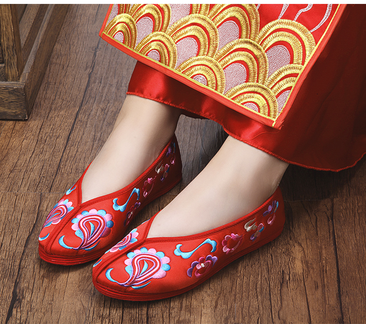 牡丹鳳凰繡花鞋，三款刺繡新娘結(jié)婚鞋