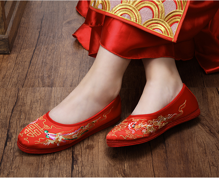 古典匠心啟航閱讀繡花鞋，兩款刺繡新娘結(jié)婚鞋