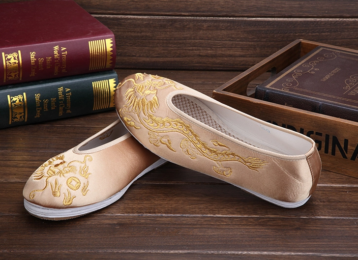 時(shí)尚匠心啟航閱讀繡花鞋，男士手工千層底繡花鞋