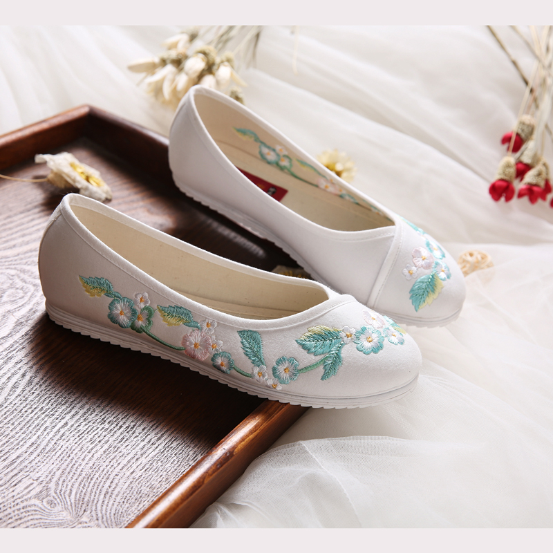 小清新花朵刺繡平底鞋，復(fù)古民族風(fēng)繡花鞋