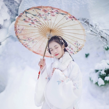 雪中團花帶傘女子頭像，唯美古真人頭像