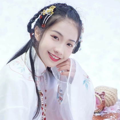 雪中團花帶傘女子頭像，唯美古真人頭像