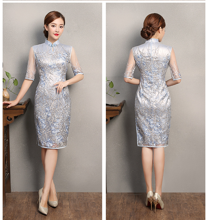 淡藍色刺繡旗袍，復(fù)古中袖旗袍裙