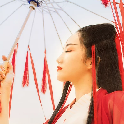 紅衣女子霸氣喝酒頭像，唯美古風(fēng)真人頭像