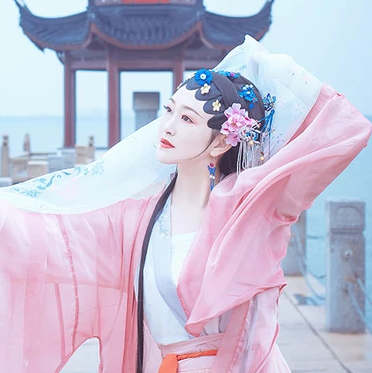 京劇花旦帶折扇女生頭像，唯美古風(fēng)真人頭像