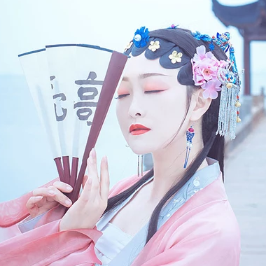 京劇花旦帶折扇女生頭像，唯美古風(fēng)真人頭像