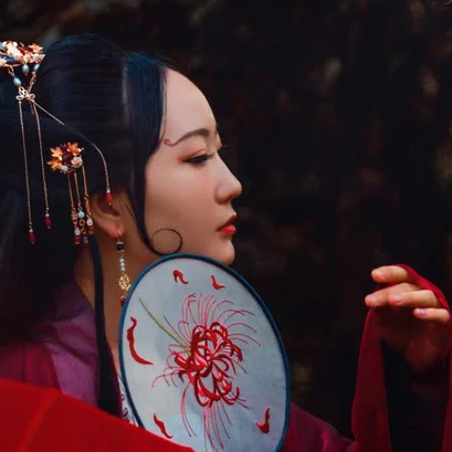 彼岸花妖艷女子頭像，唯美古風(fēng)真人頭像