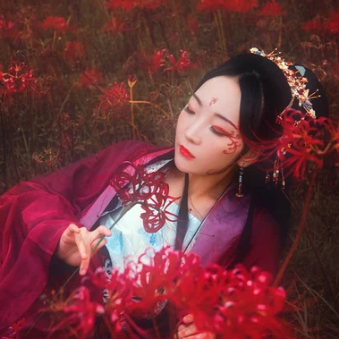 彼岸花妖艷女子頭像，唯美古風(fēng)真人頭像