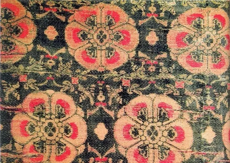 最華麗的傳統(tǒng)花布，《源氏物語(yǔ)》的中國(guó)絲織品