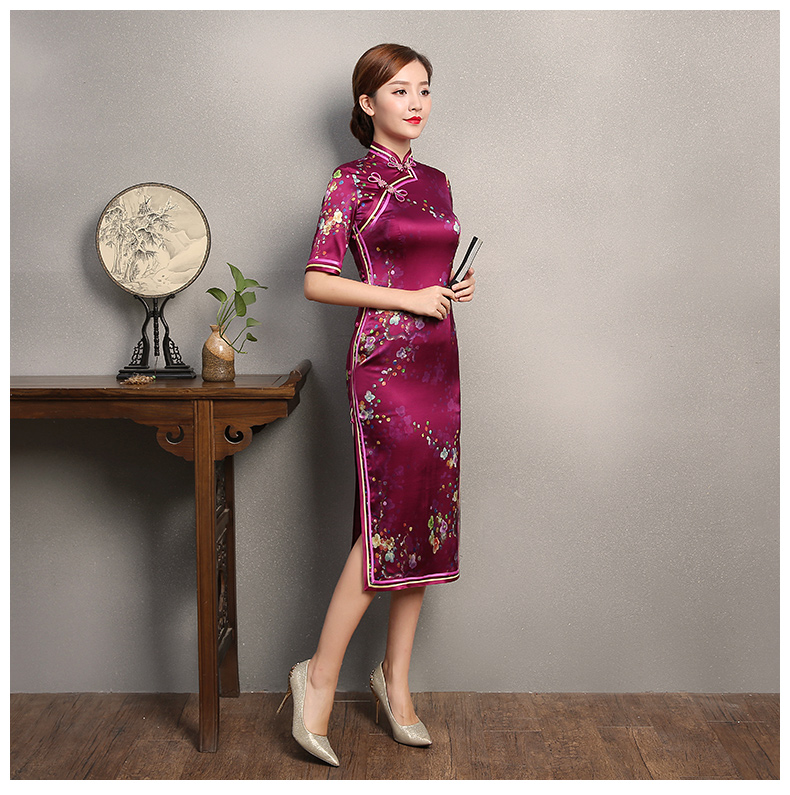 玫紅色印花旗袍，中袖真絲旗袍裙