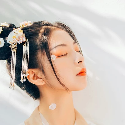 花神淚帶團(tuán)扇女生頭像，唯美古風(fēng)真人頭像