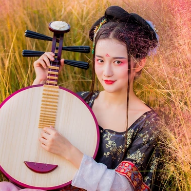 粉黛帶紅傘女生頭像，唯美古風(fēng)真人頭像