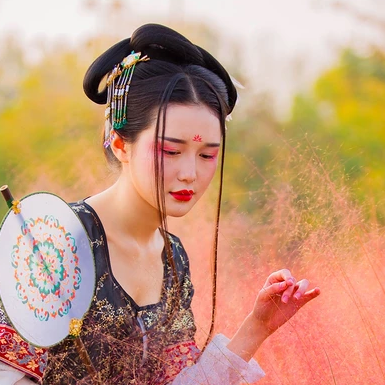 粉黛帶紅傘女生頭像，唯美古風(fēng)真人頭像