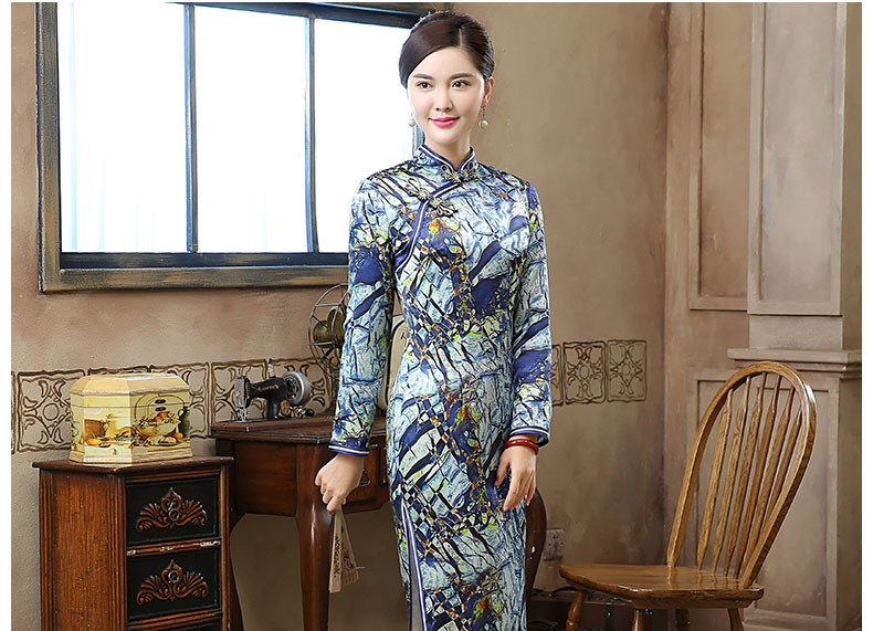 復古晶藍印花旗袍，加厚長款旗袍裙